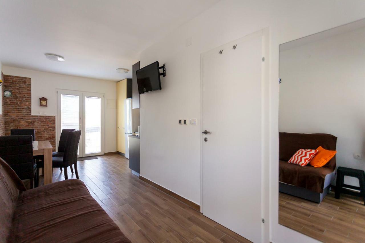 Apartment Hasanec By El-Pi Tours Njivice Exterior foto